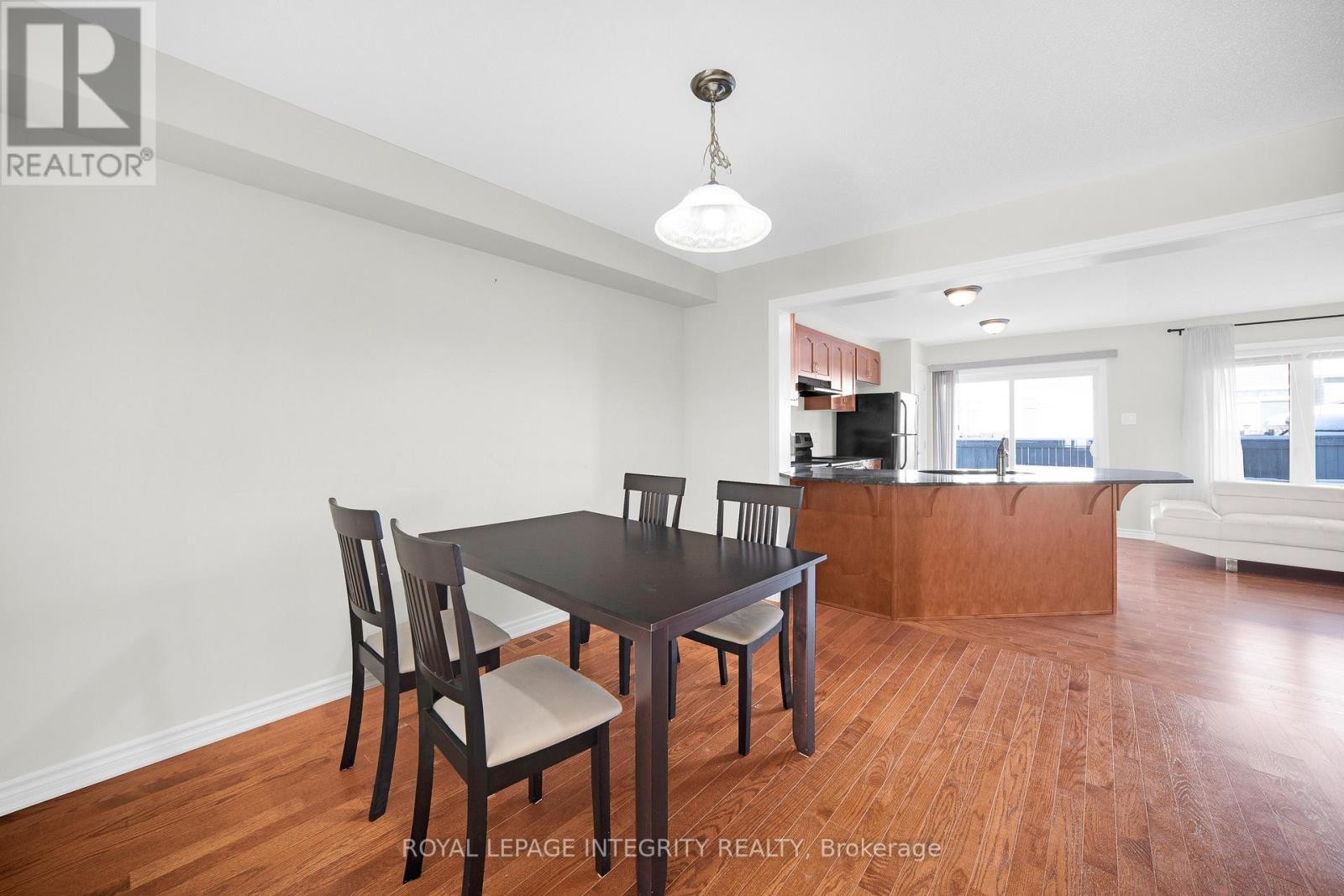 












332 SONG SPARROW STREET

,
Ottawa,




Ontario
K2J5Y9

