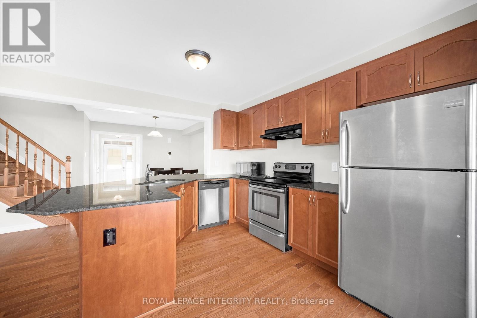 












332 SONG SPARROW STREET

,
Ottawa,




Ontario
K2J5Y9

