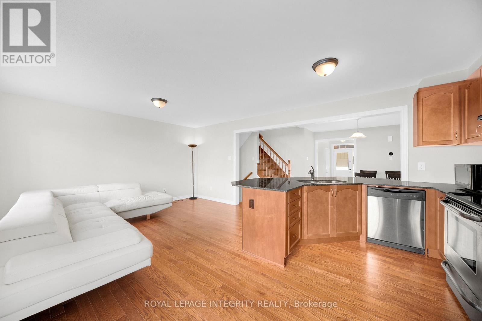 












332 SONG SPARROW STREET

,
Ottawa,




Ontario
K2J5Y9

