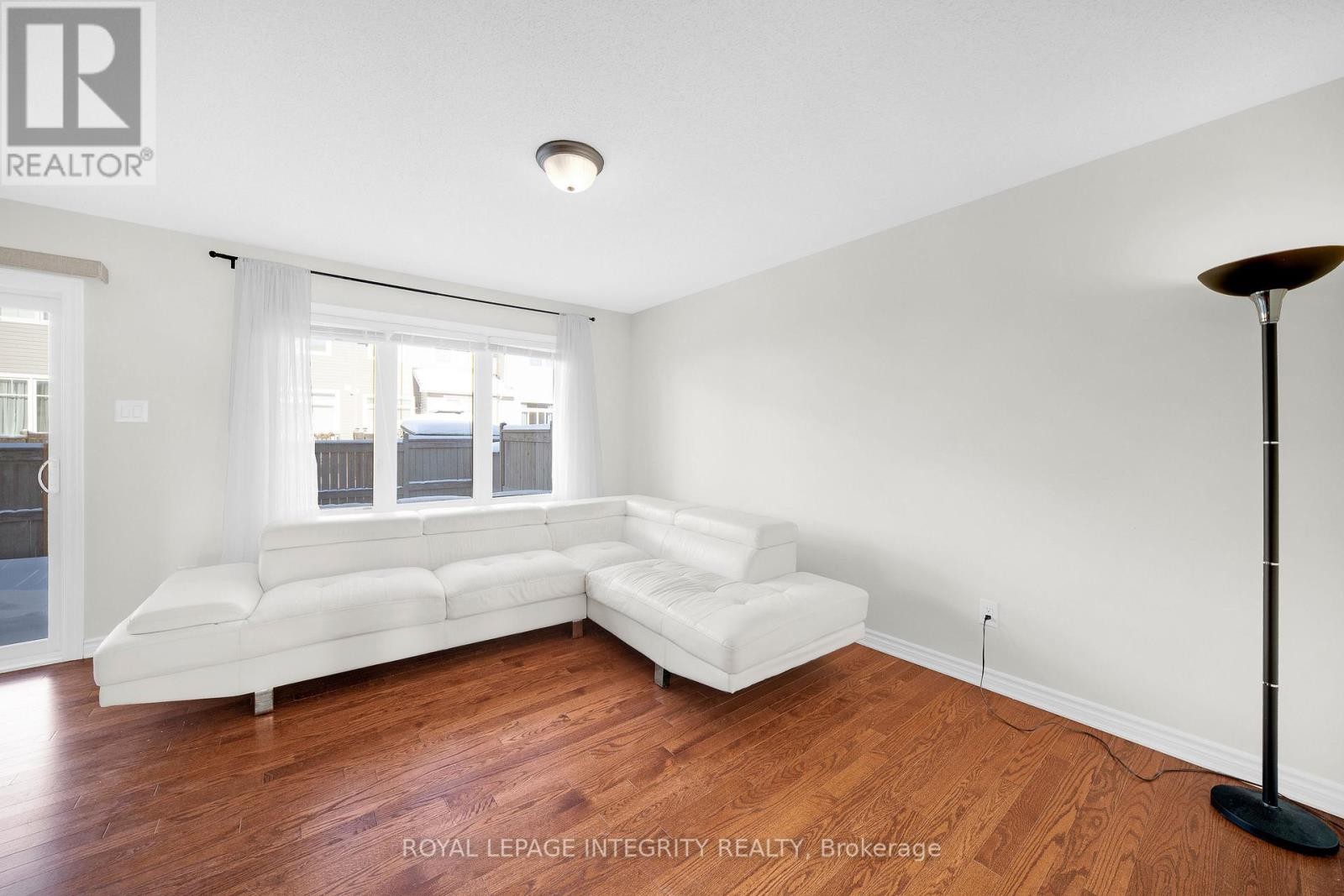 












332 SONG SPARROW STREET

,
Ottawa,




Ontario
K2J5Y9

