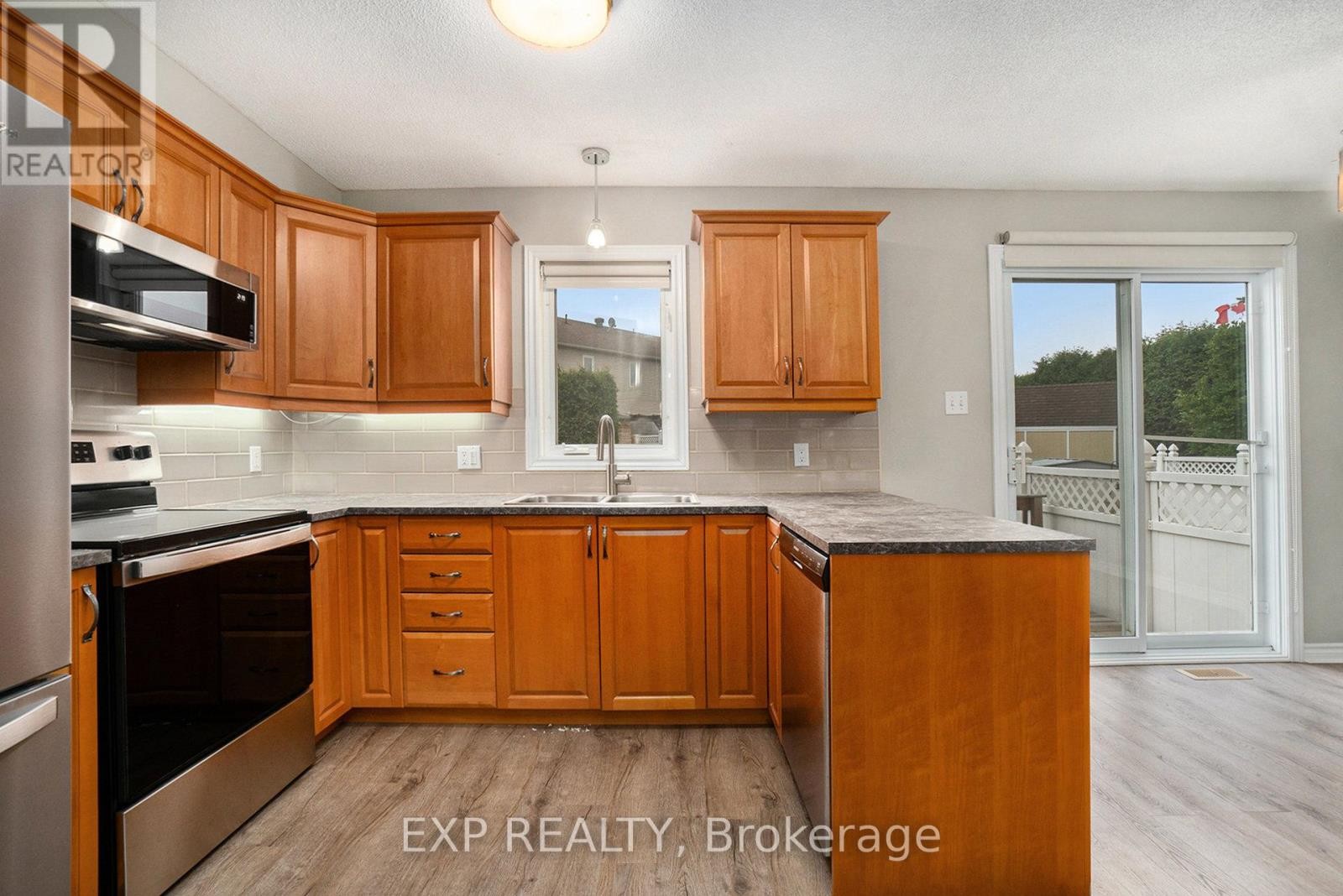 












67 LAFLECHE BOULEVARD

,
Casselman,




Ontario
K0A1M0

