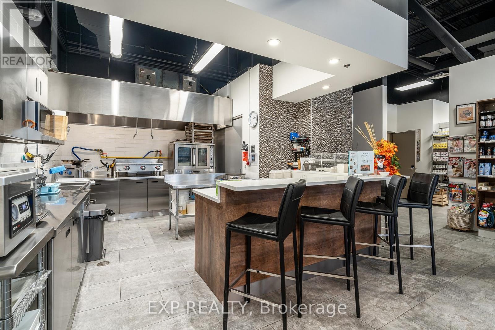 












115-116 - 1884 MERIVALE ROAD

,
Ottawa,




Ontario
K2G1E6

