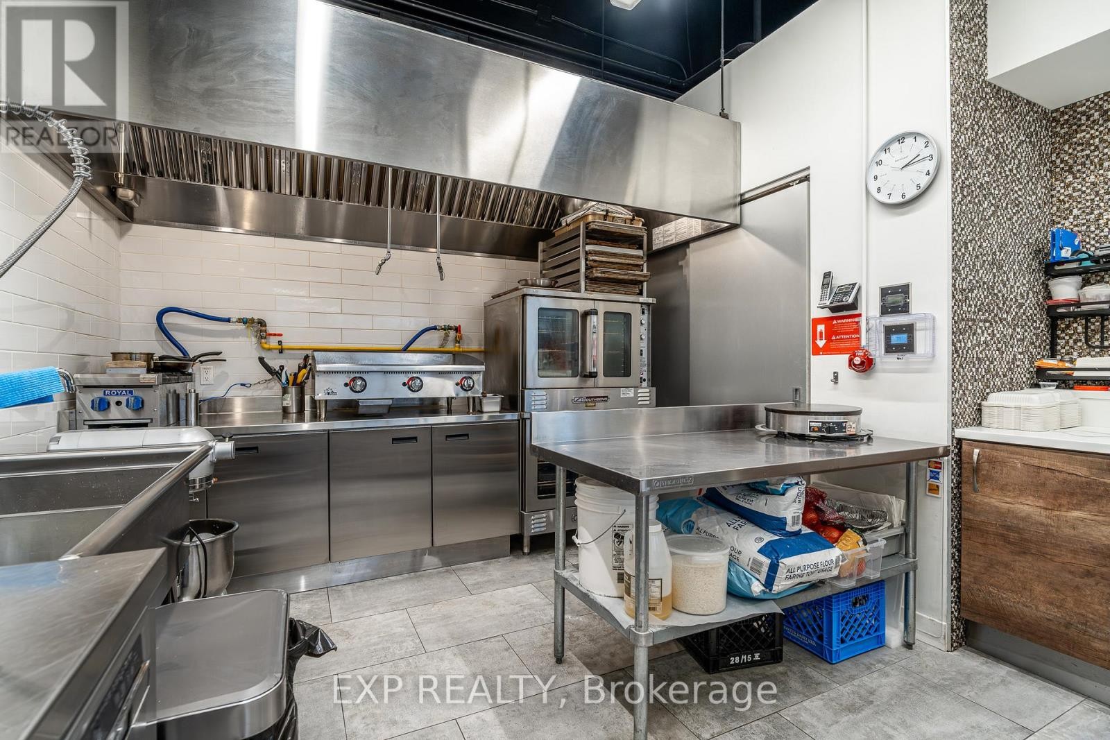 












115-116 - 1884 MERIVALE ROAD

,
Ottawa,




Ontario
K2G1E6

