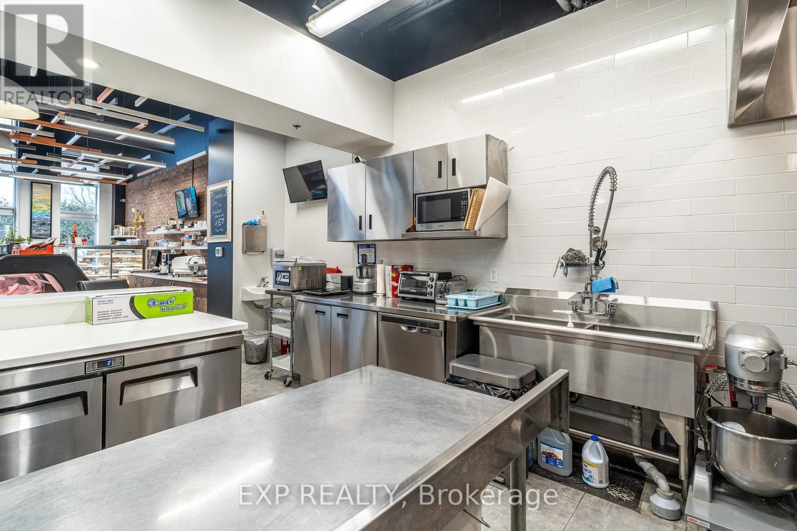 












115-116 - 1884 MERIVALE ROAD

,
Ottawa,




Ontario
K2G1E6

