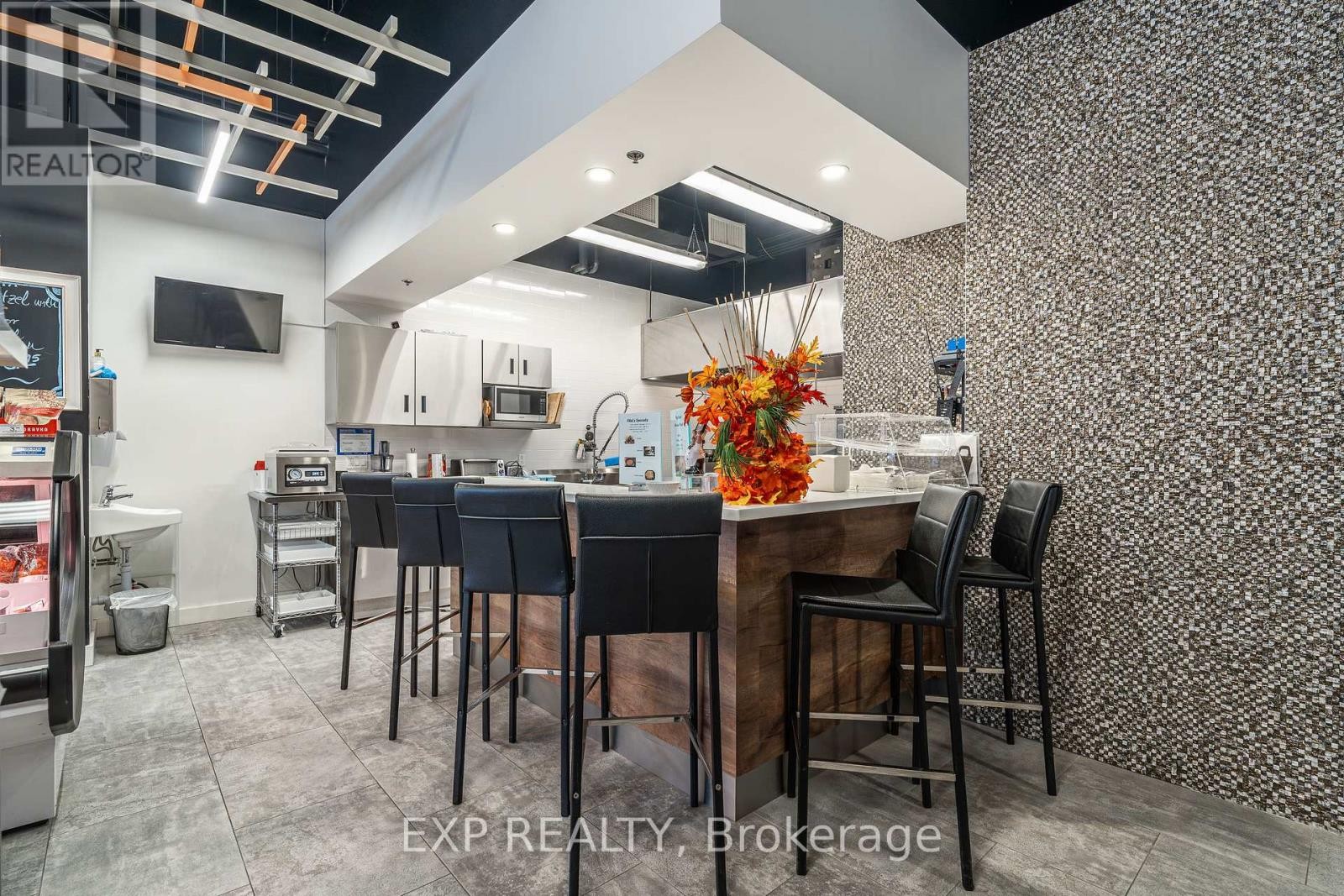 












115-116 - 1884 MERIVALE ROAD

,
Ottawa,




Ontario
K2G1E6

