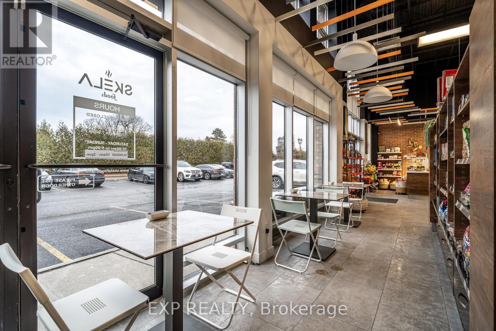 












115-116 - 1884 MERIVALE ROAD

,
Ottawa,




Ontario
K2G1E6

