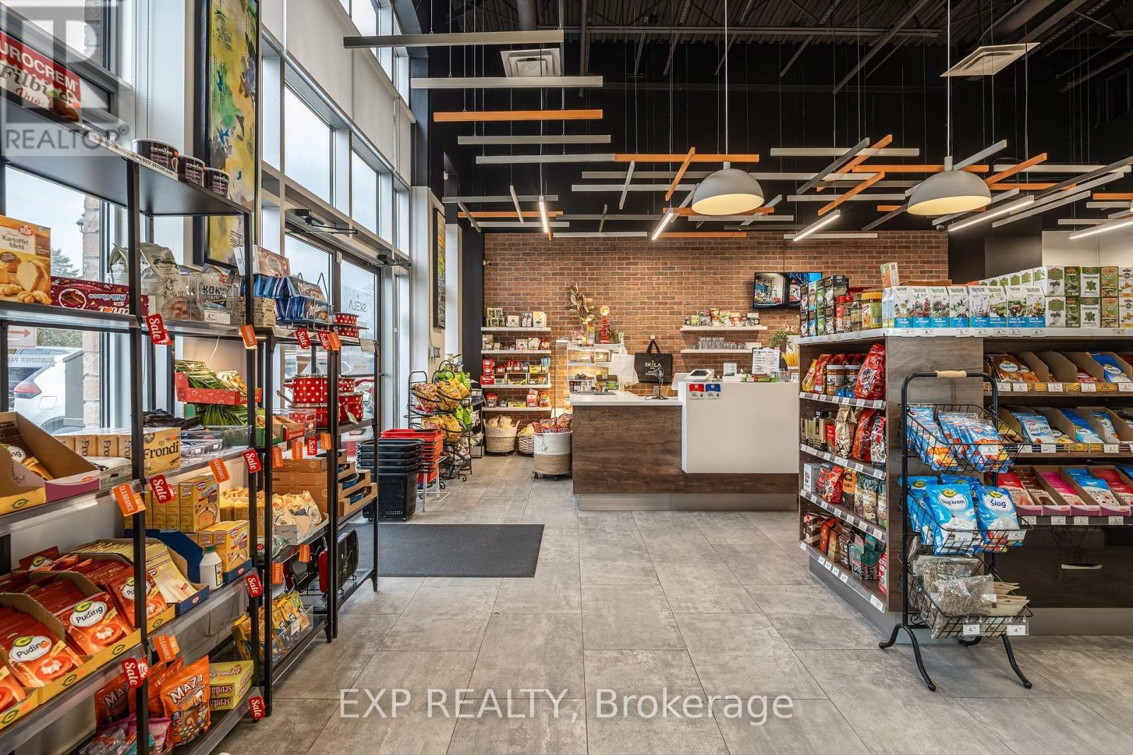 












115-116 - 1884 MERIVALE ROAD

,
Ottawa,




Ontario
K2G1E6

