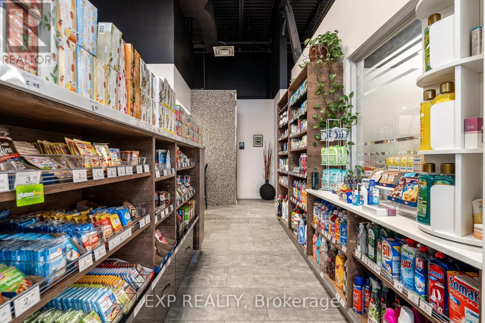 












115-116 - 1884 MERIVALE ROAD

,
Ottawa,




Ontario
K2G1E6

