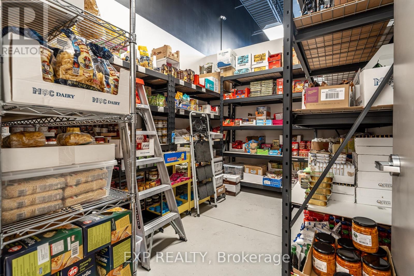 












115-116 - 1884 MERIVALE ROAD

,
Ottawa,




Ontario
K2G1E6

