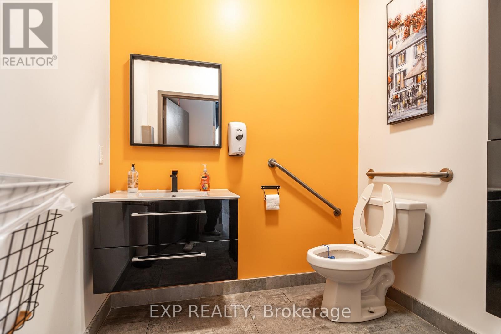 












115-116 - 1884 MERIVALE ROAD

,
Ottawa,




Ontario
K2G1E6

