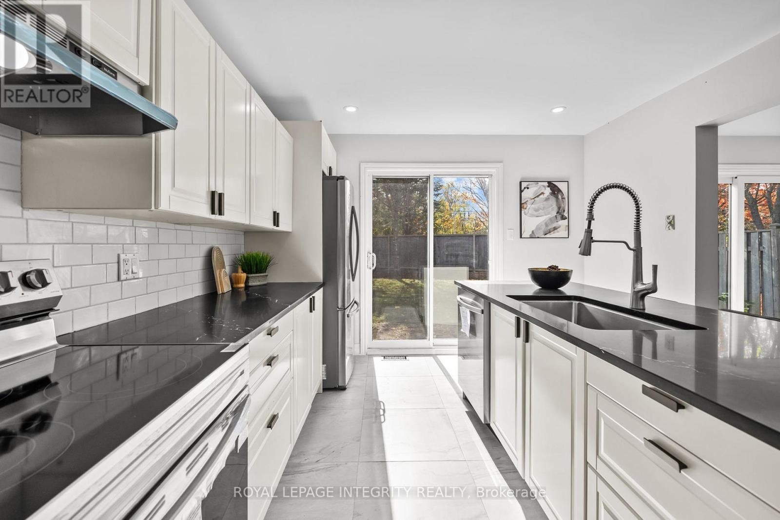 












83 SADDLE CRESCENT

,
Ottawa,




Ontario
K1G5L3

