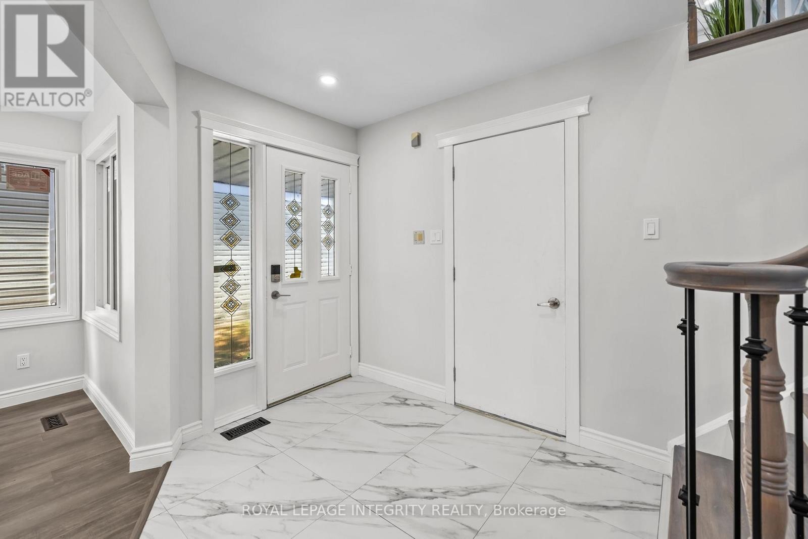 












83 SADDLE CRESCENT

,
Ottawa,




Ontario
K1G5L3

