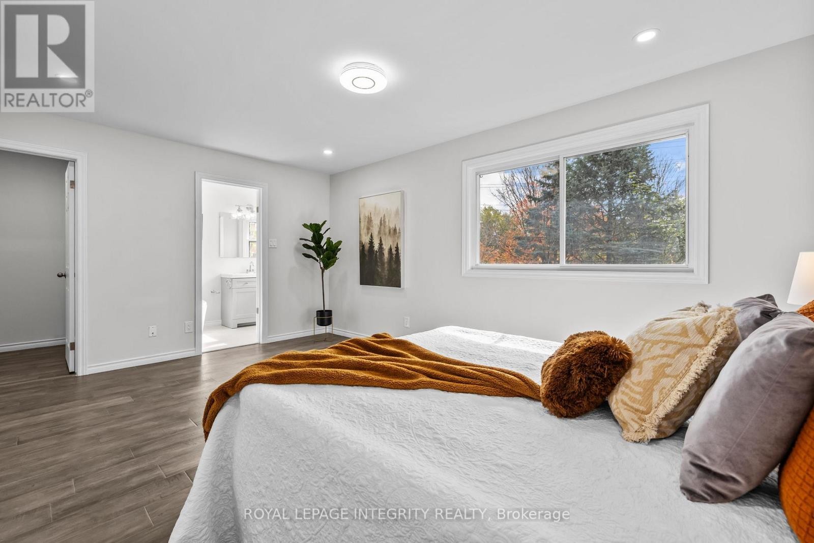 












83 SADDLE CRESCENT

,
Ottawa,




Ontario
K1G5L3

