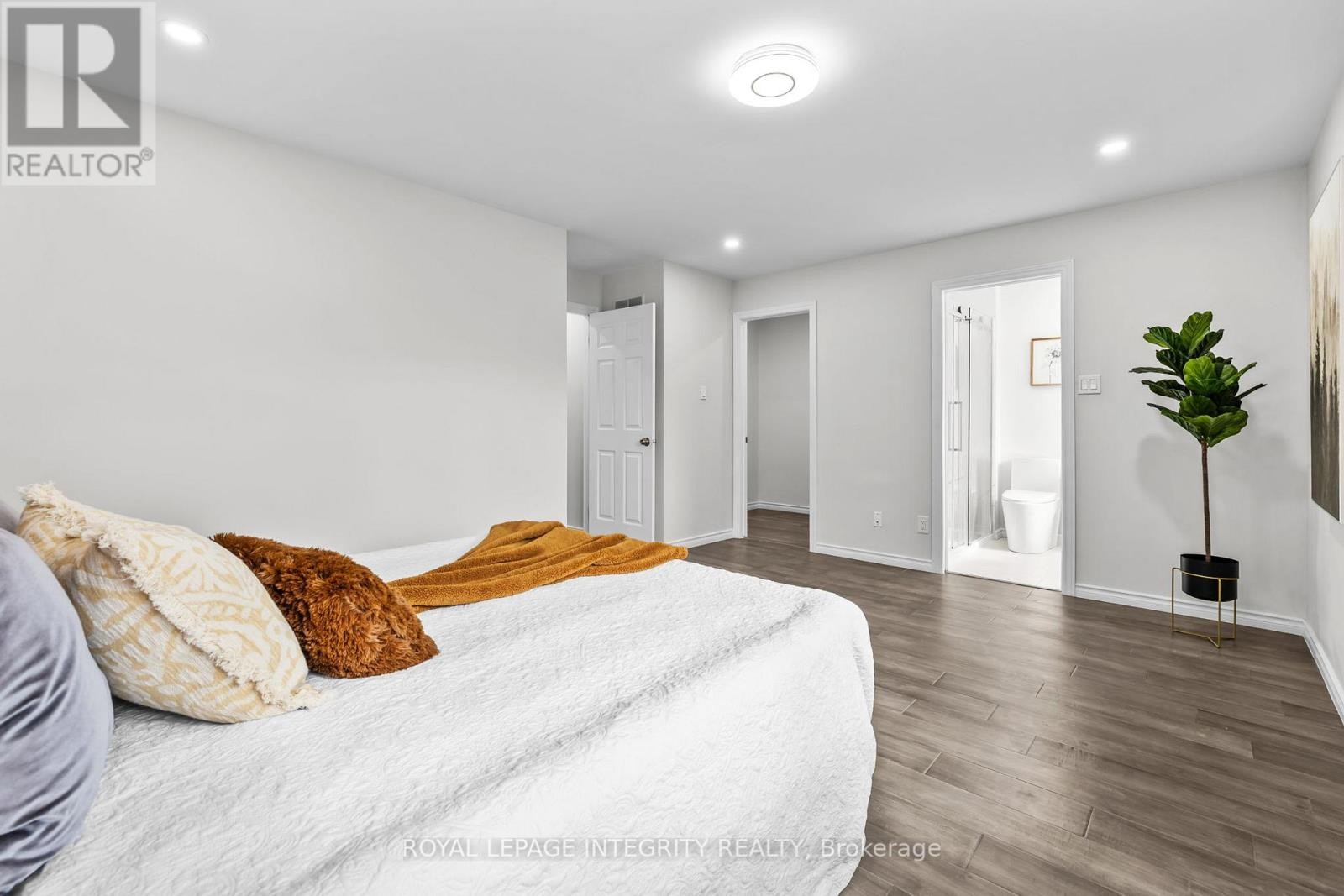 












83 SADDLE CRESCENT

,
Ottawa,




Ontario
K1G5L3

