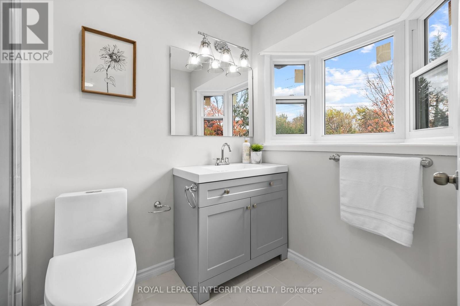 












83 SADDLE CRESCENT

,
Ottawa,




Ontario
K1G5L3

