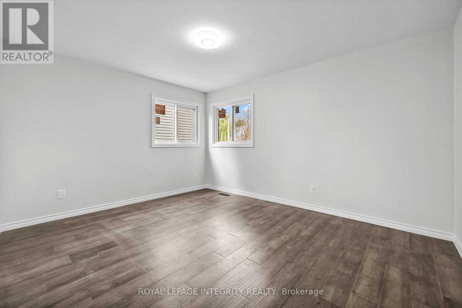 












83 SADDLE CRESCENT

,
Ottawa,




Ontario
K1G5L3

