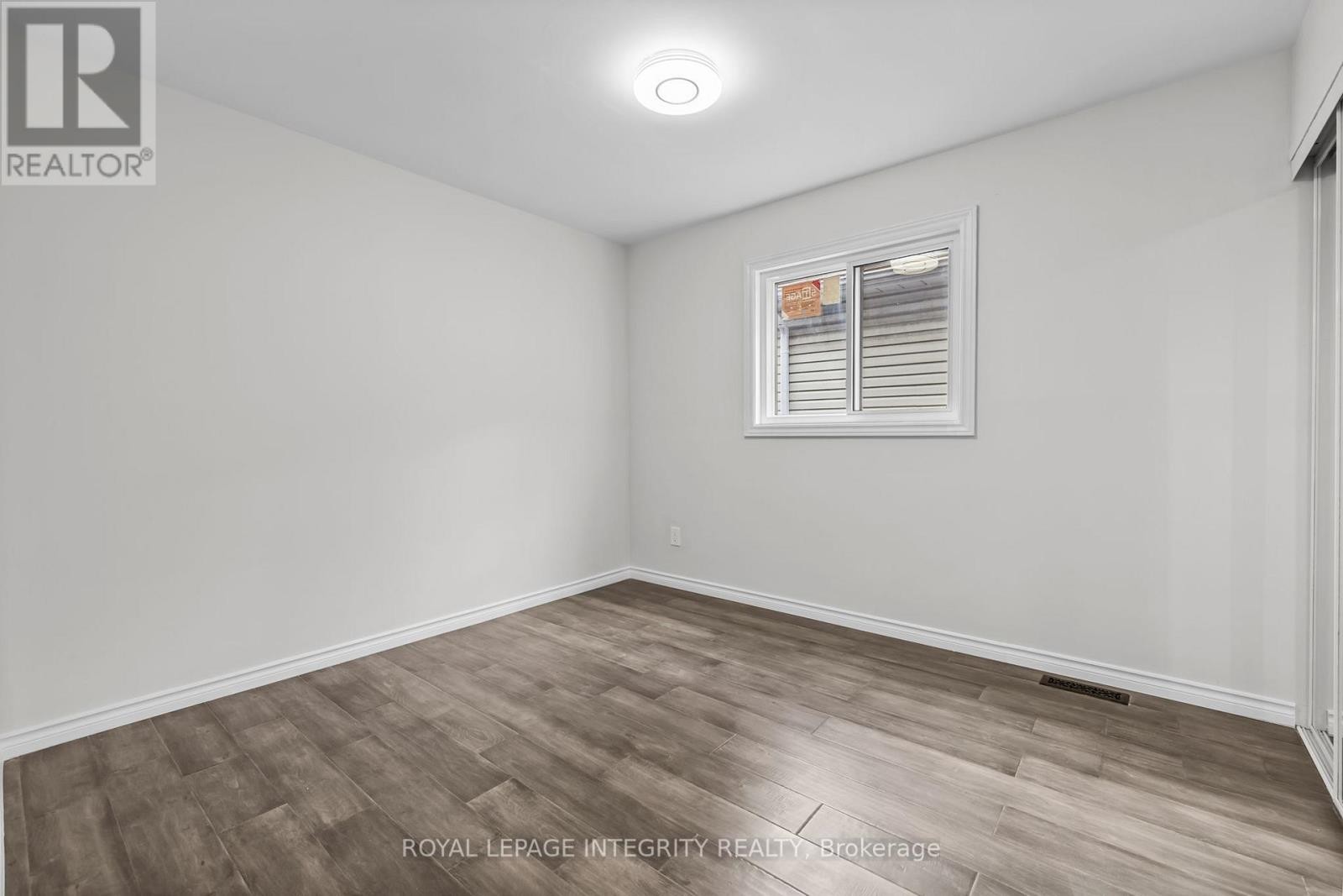 












83 SADDLE CRESCENT

,
Ottawa,




Ontario
K1G5L3

