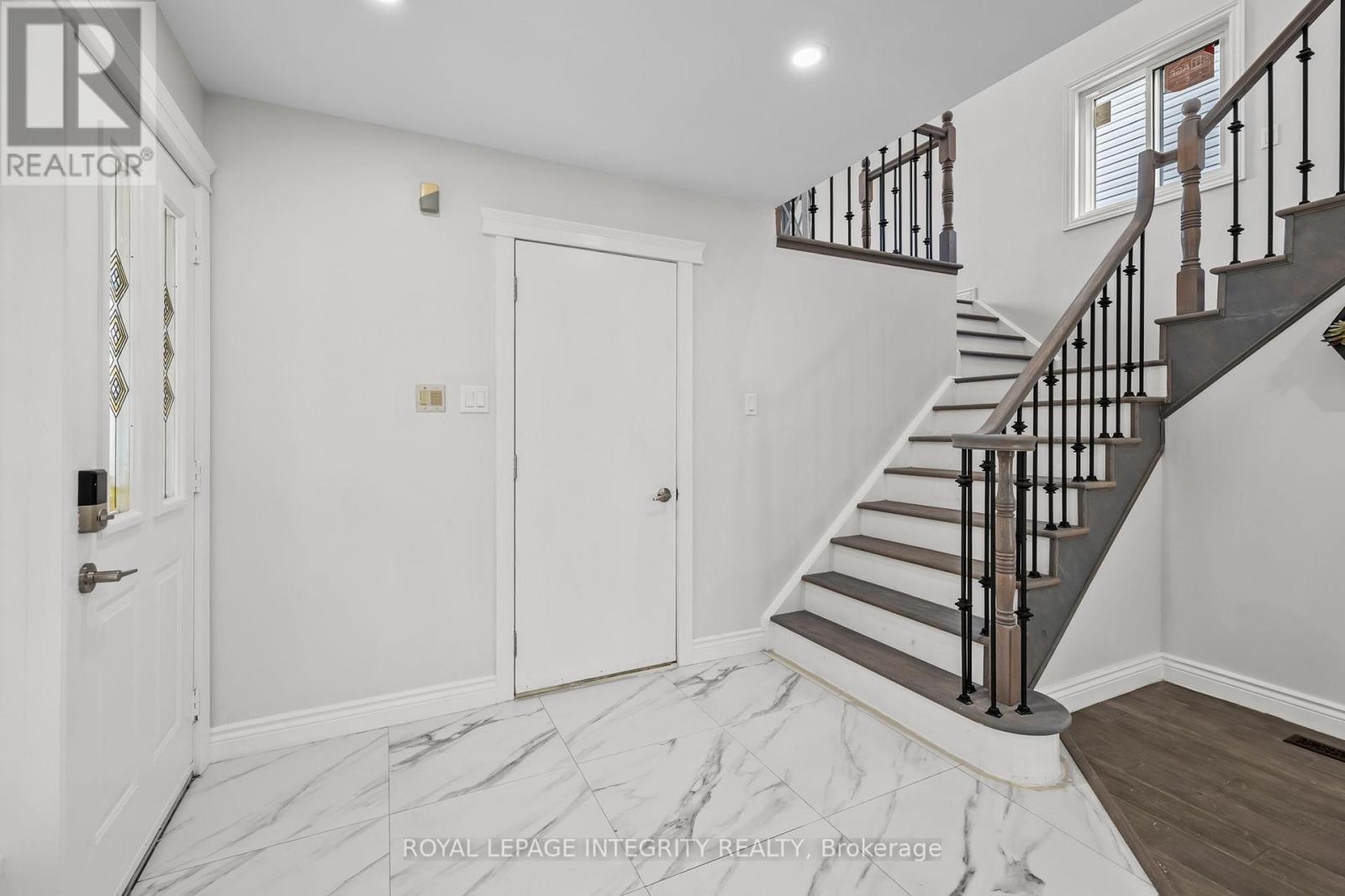 












83 SADDLE CRESCENT

,
Ottawa,




Ontario
K1G5L3

