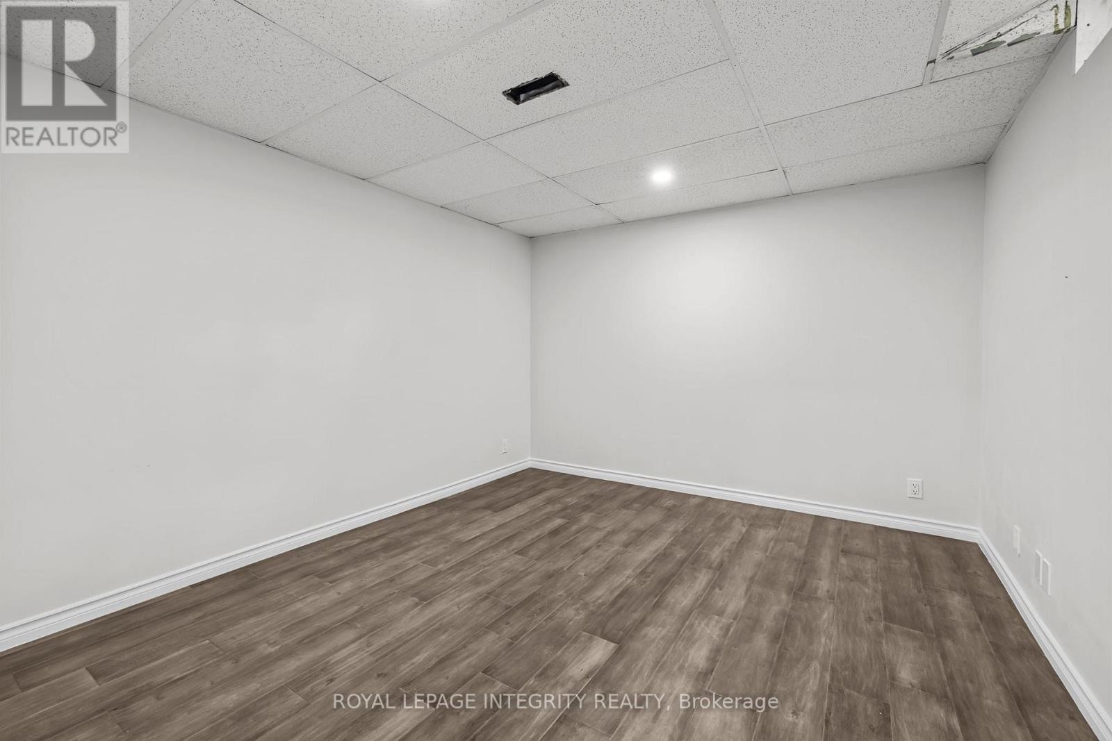 












83 SADDLE CRESCENT

,
Ottawa,




Ontario
K1G5L3

