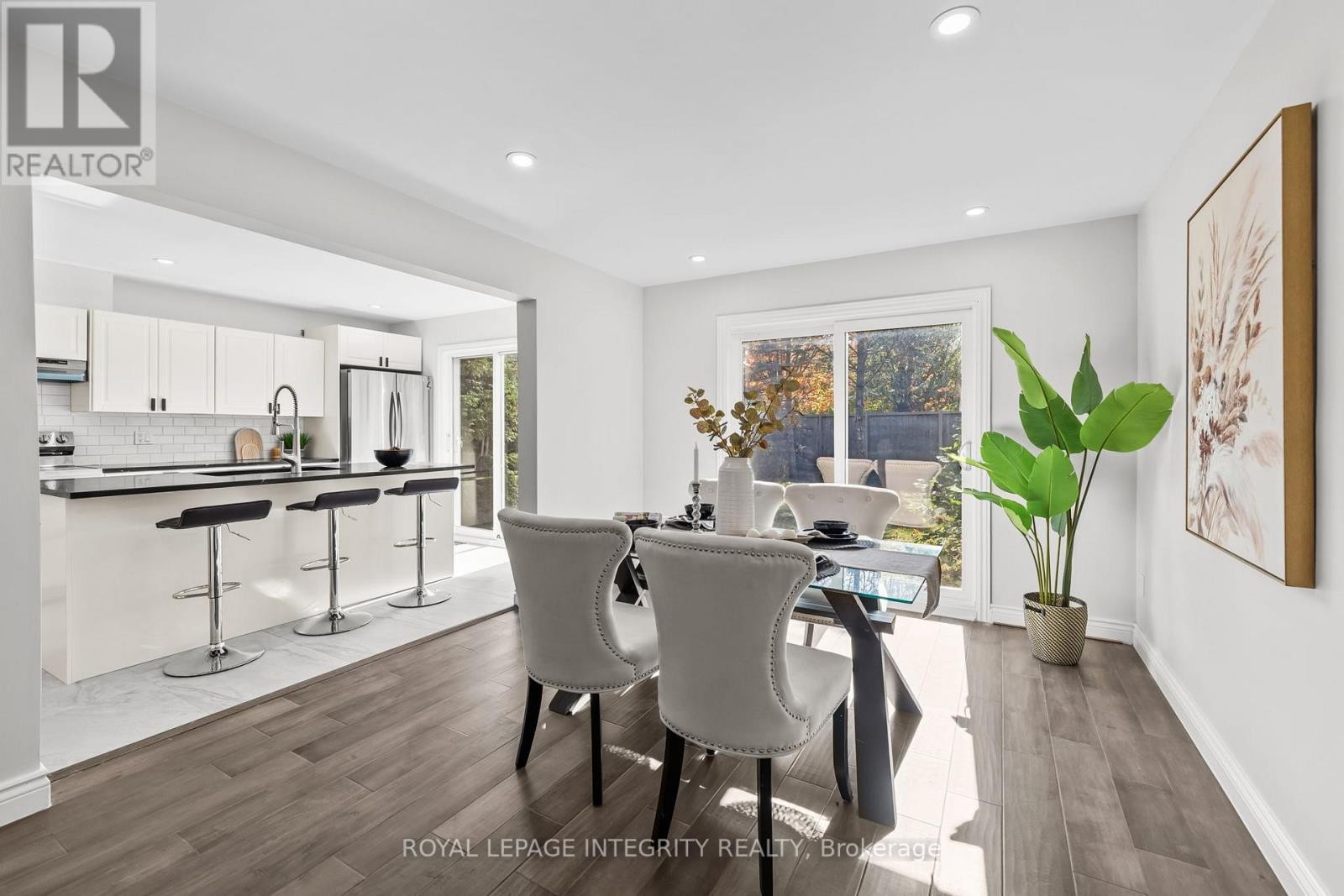 












83 SADDLE CRESCENT

,
Ottawa,




Ontario
K1G5L3

