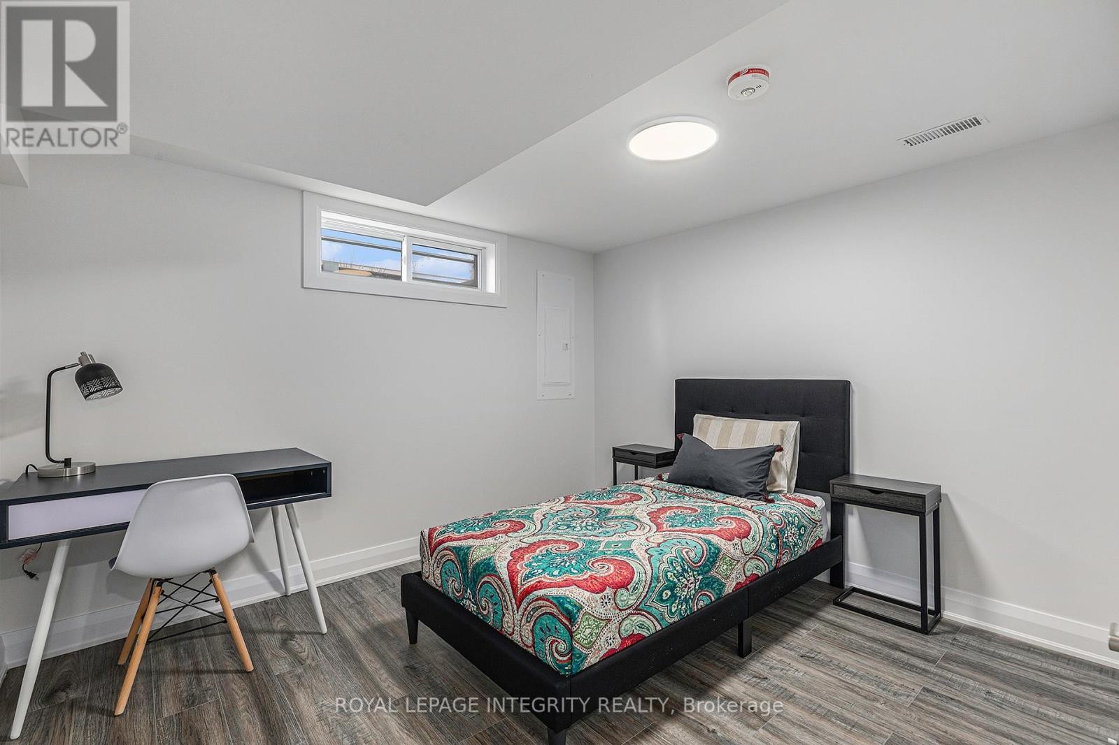 












B - 19 SHERRY LANE

,
Ottawa,




Ontario
K2G3L4

