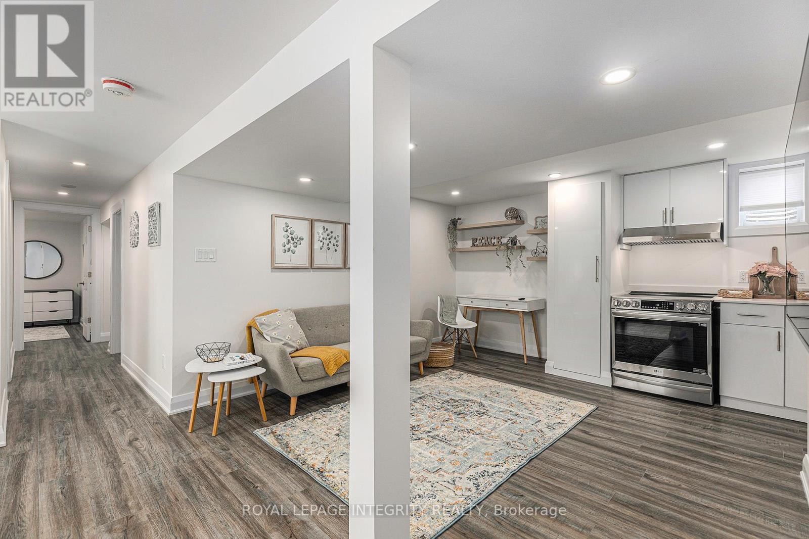 












B - 19 SHERRY LANE

,
Ottawa,




Ontario
K2G3L4

