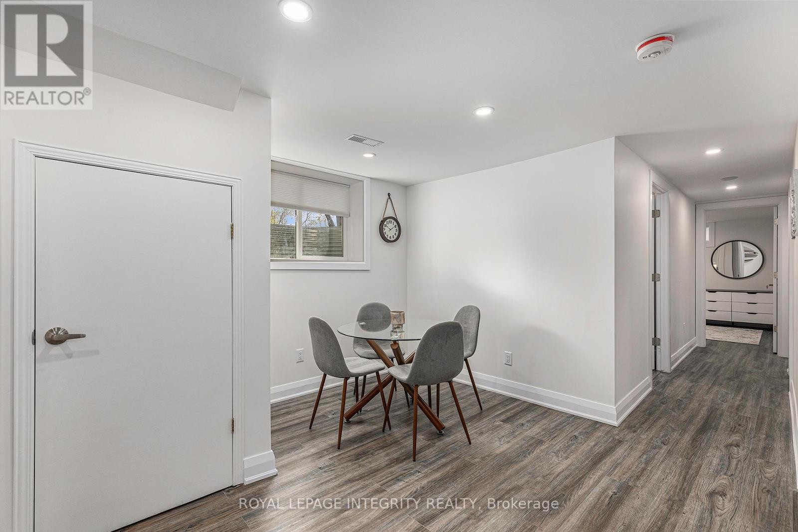 












B - 19 SHERRY LANE

,
Ottawa,




Ontario
K2G3L4

