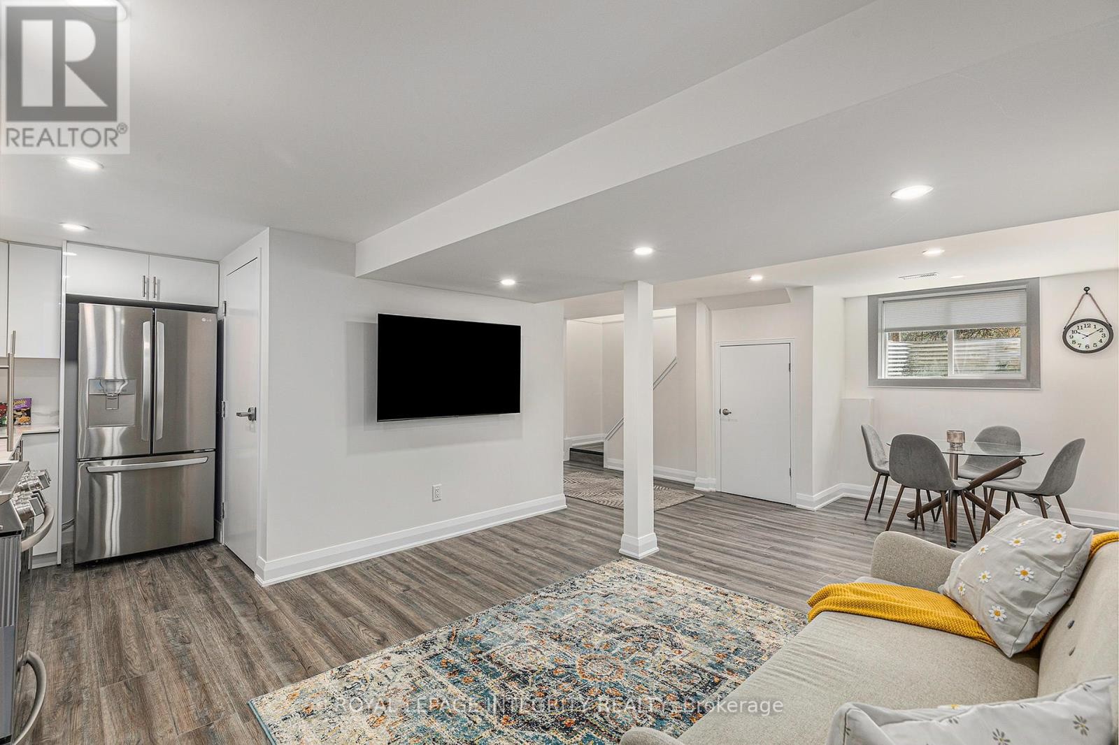 












B - 19 SHERRY LANE

,
Ottawa,




Ontario
K2G3L4

