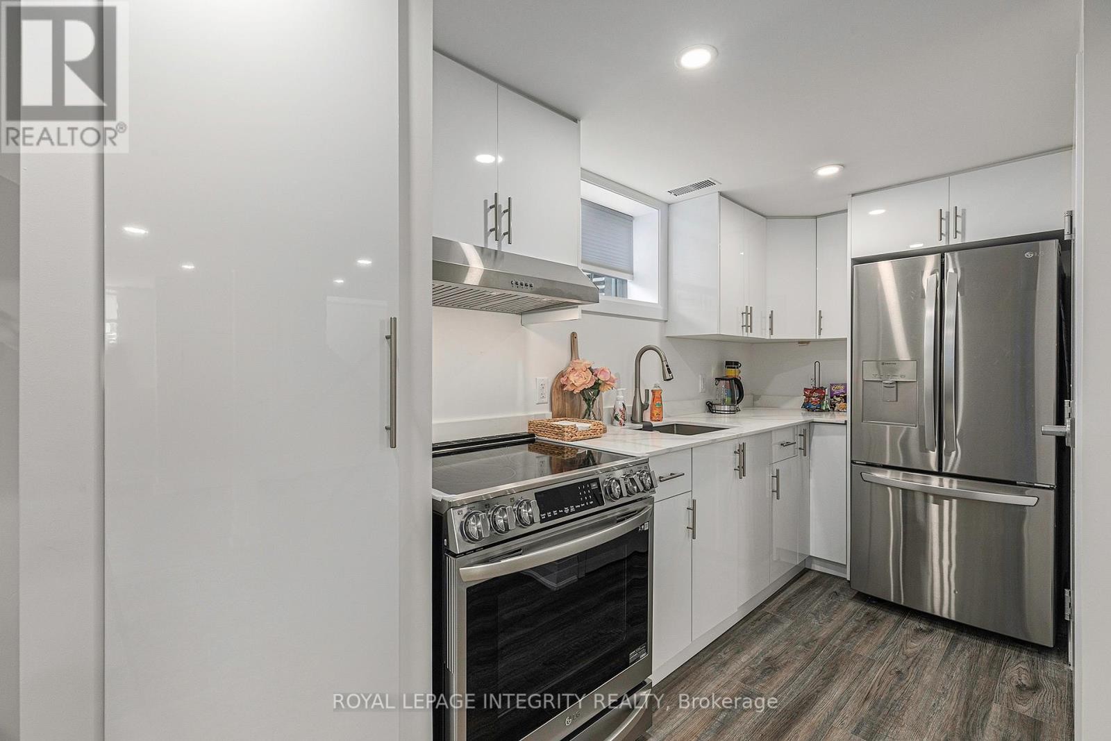 












B - 19 SHERRY LANE

,
Ottawa,




Ontario
K2G3L4

