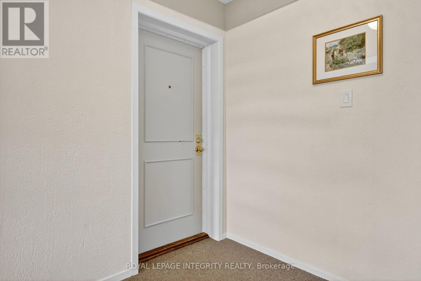 












A - 214 EQUESTRIAN DRIVE N

,
Ottawa,




Ontario
K2M1E2

