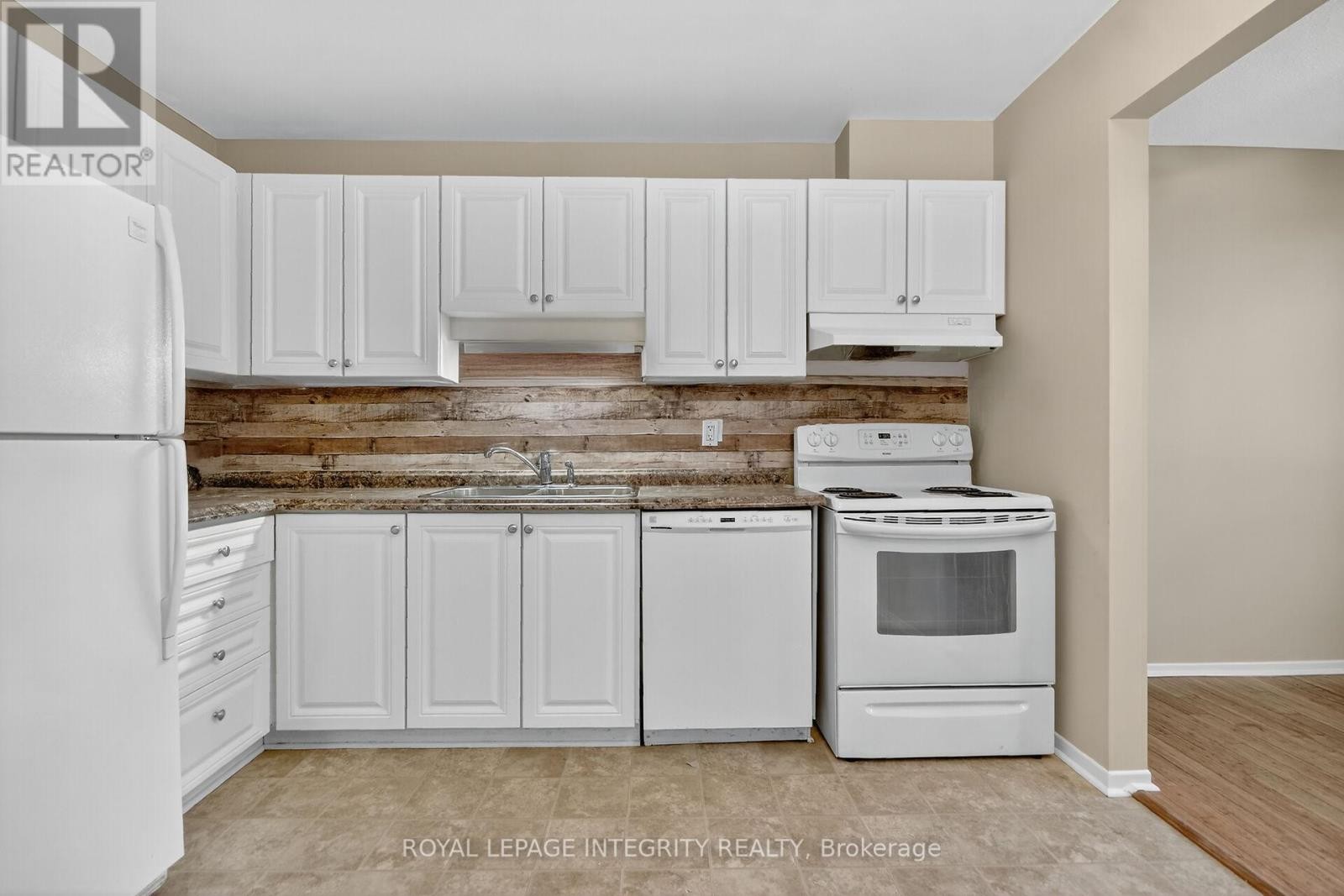 












A - 214 EQUESTRIAN DRIVE N

,
Ottawa,




Ontario
K2M1E2

