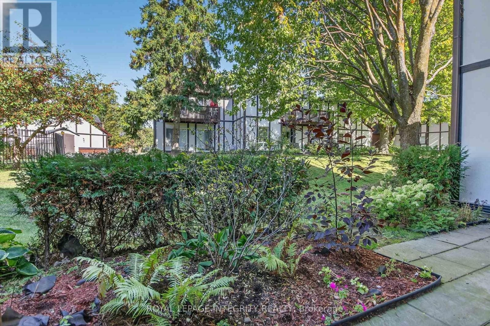 












A - 214 EQUESTRIAN DRIVE N

,
Ottawa,




Ontario
K2M1E2

