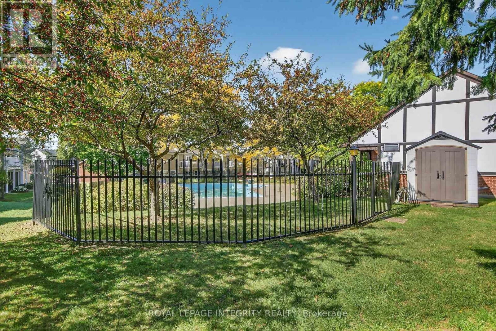 












A - 214 EQUESTRIAN DRIVE N

,
Ottawa,




Ontario
K2M1E2

