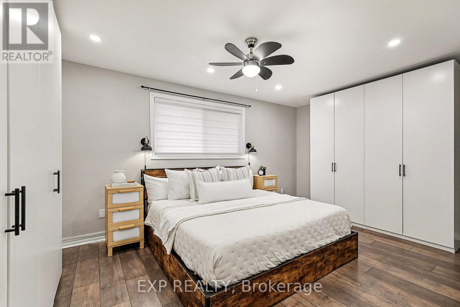 












23 MCCURDY DRIVE

,
Ottawa,




Ontario
K2L2W7

