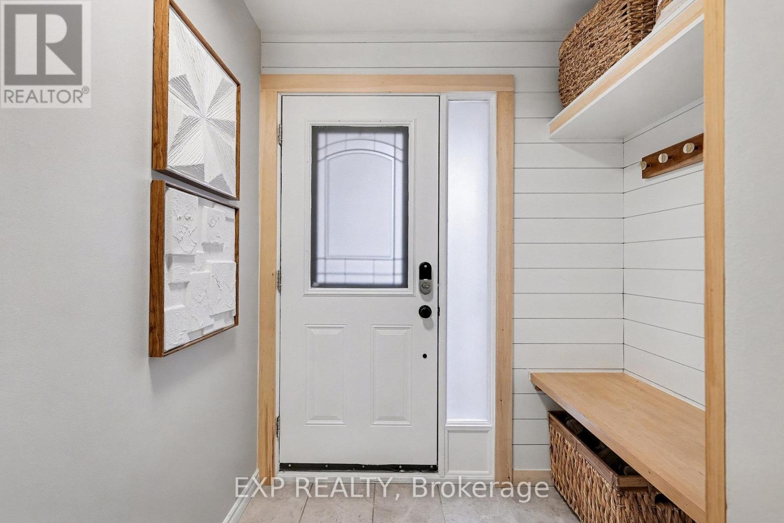 












23 MCCURDY DRIVE

,
Ottawa,




Ontario
K2L2W7

