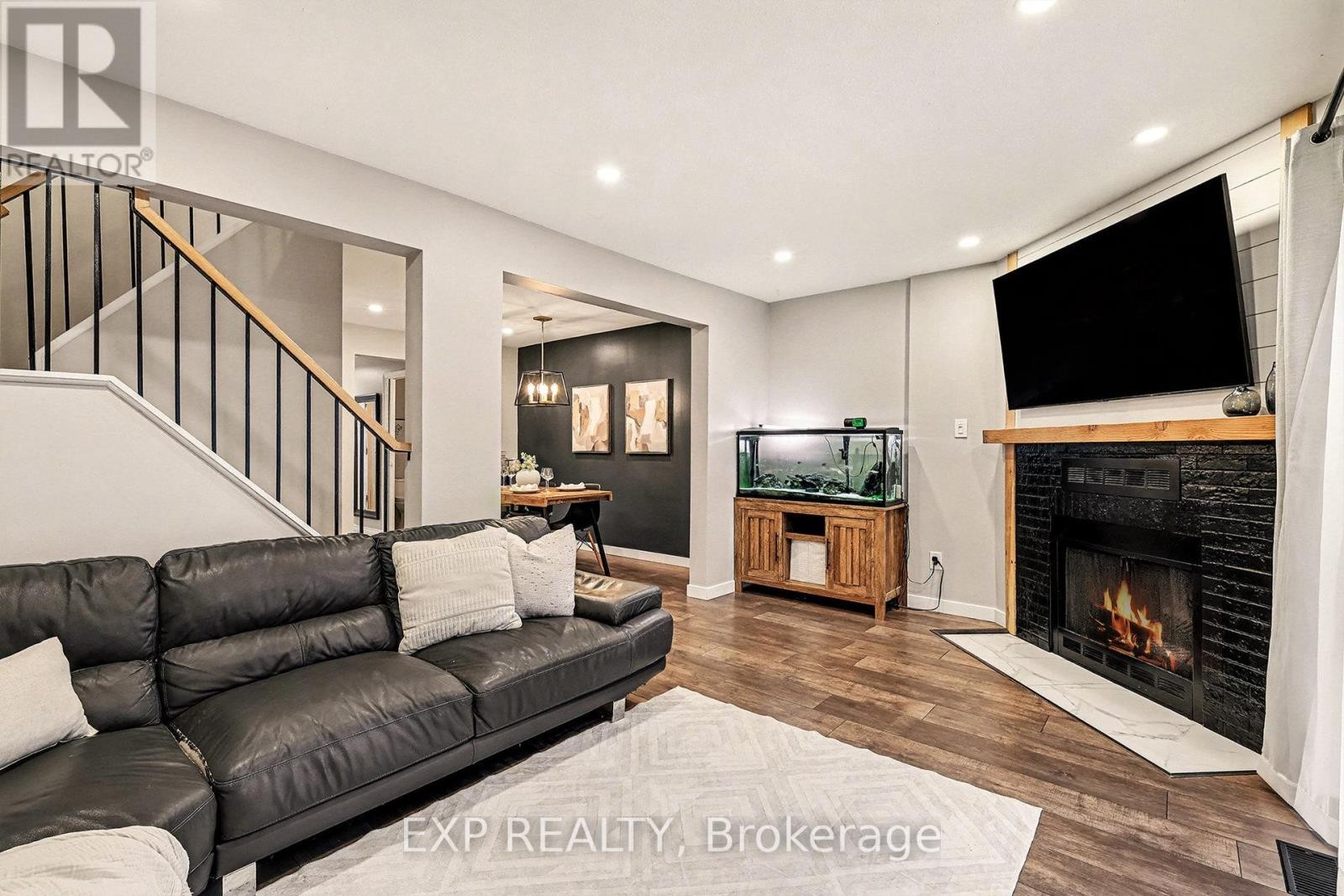 












23 MCCURDY DRIVE

,
Ottawa,




Ontario
K2L2W7

