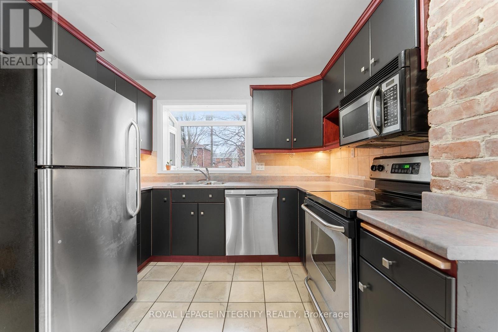 












166 PRINCE ALBERT STREET

,
Ottawa,




Ontario
K1K2A1

