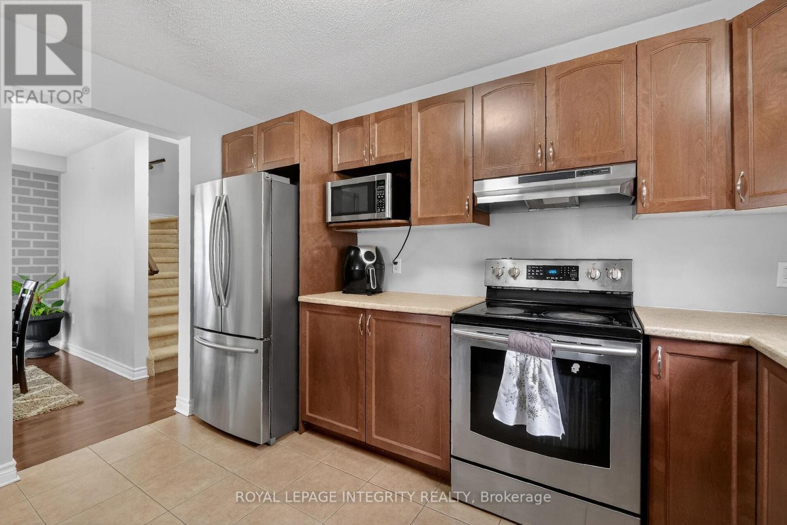 












281 STERLING AVENUE

,
Clarence-Rockland,




Ontario
K4K0H9

