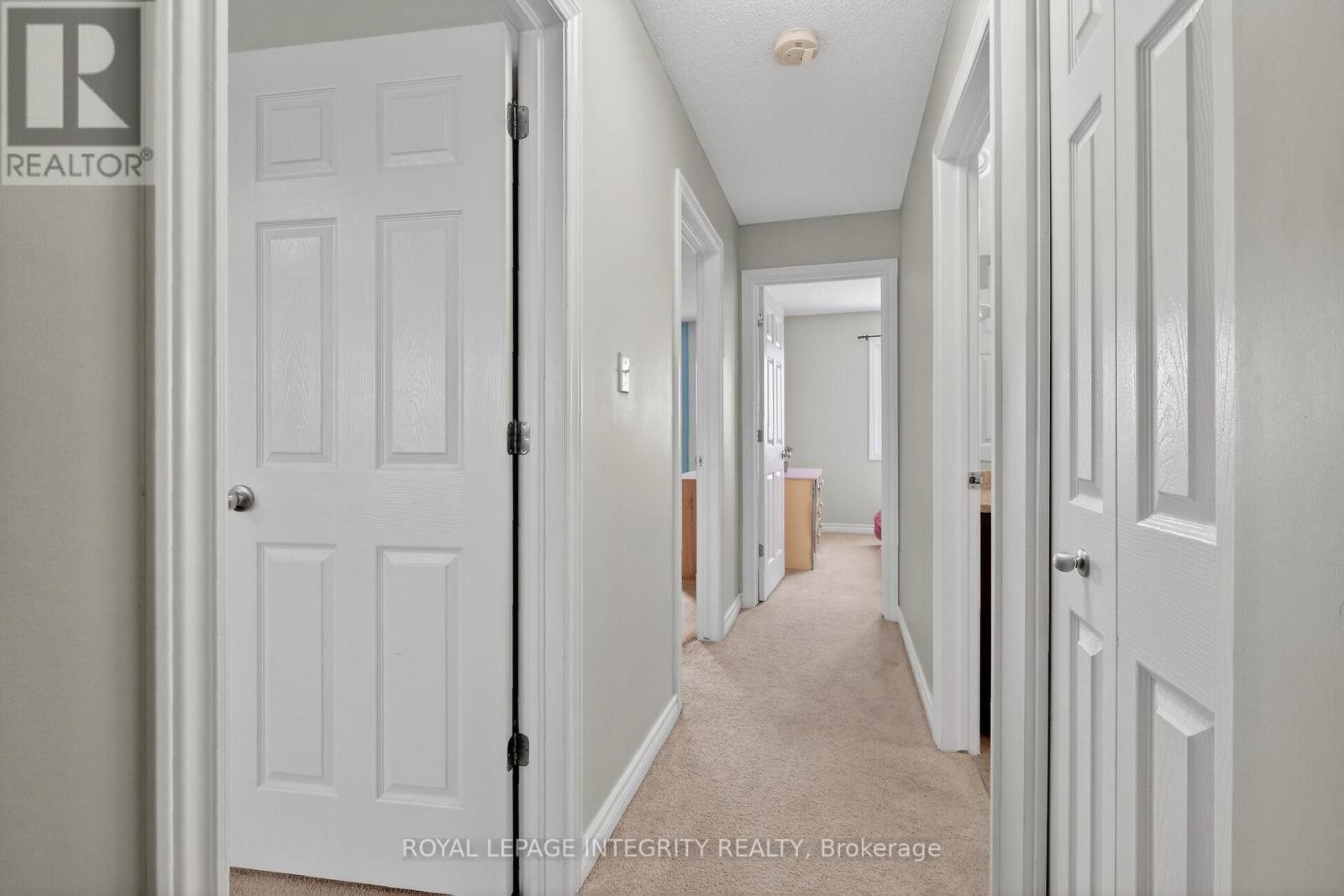 












281 STERLING AVENUE

,
Clarence-Rockland,




Ontario
K4K0H9

