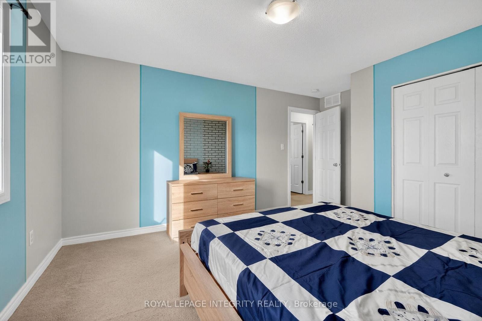 












281 STERLING AVENUE

,
Clarence-Rockland,




Ontario
K4K0H9

