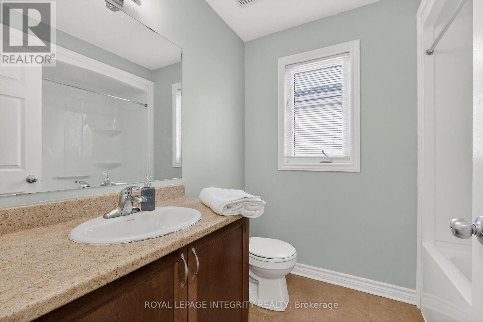 












281 STERLING AVENUE

,
Clarence-Rockland,




Ontario
K4K0H9

