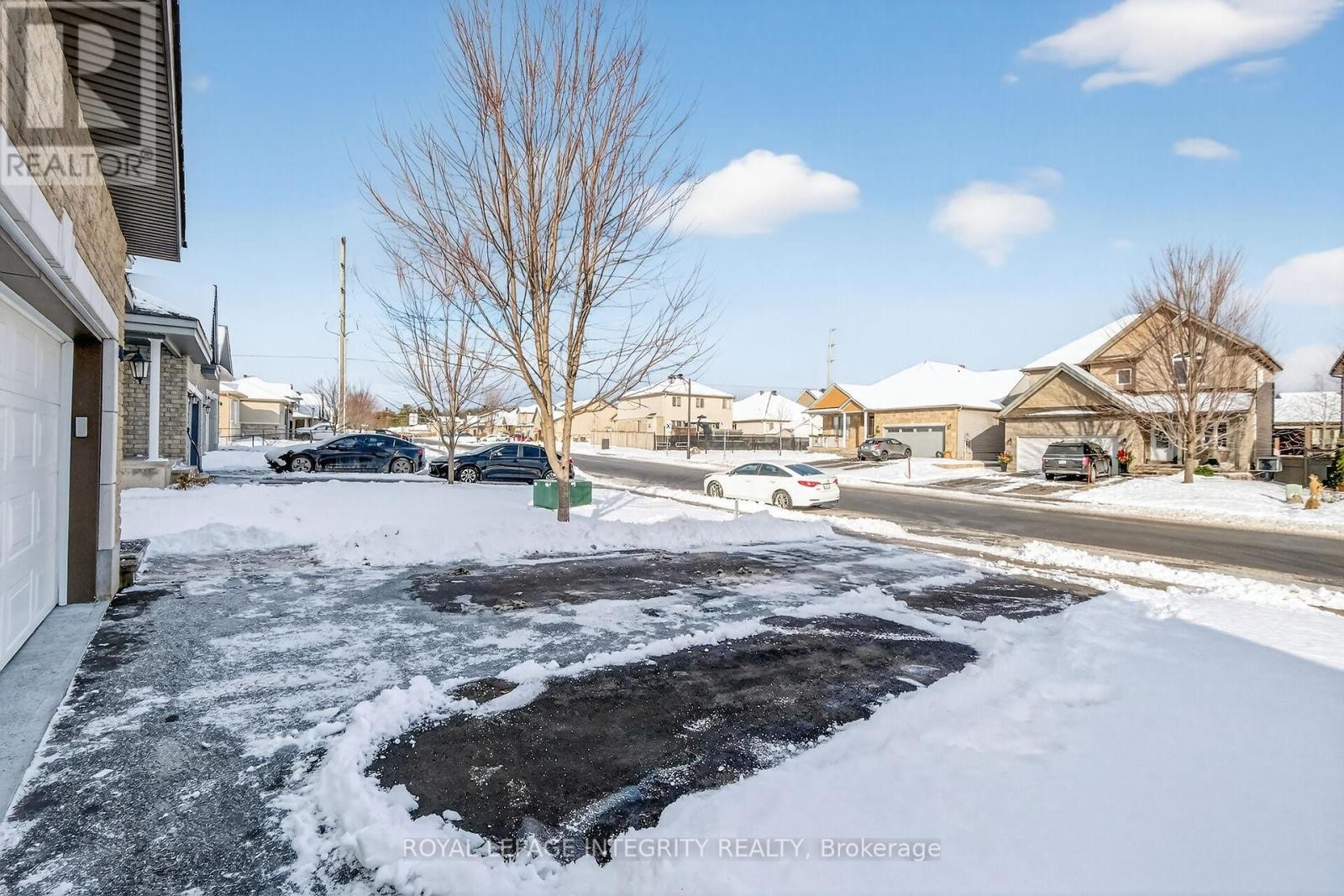 












281 STERLING AVENUE

,
Clarence-Rockland,




Ontario
K4K0H9

