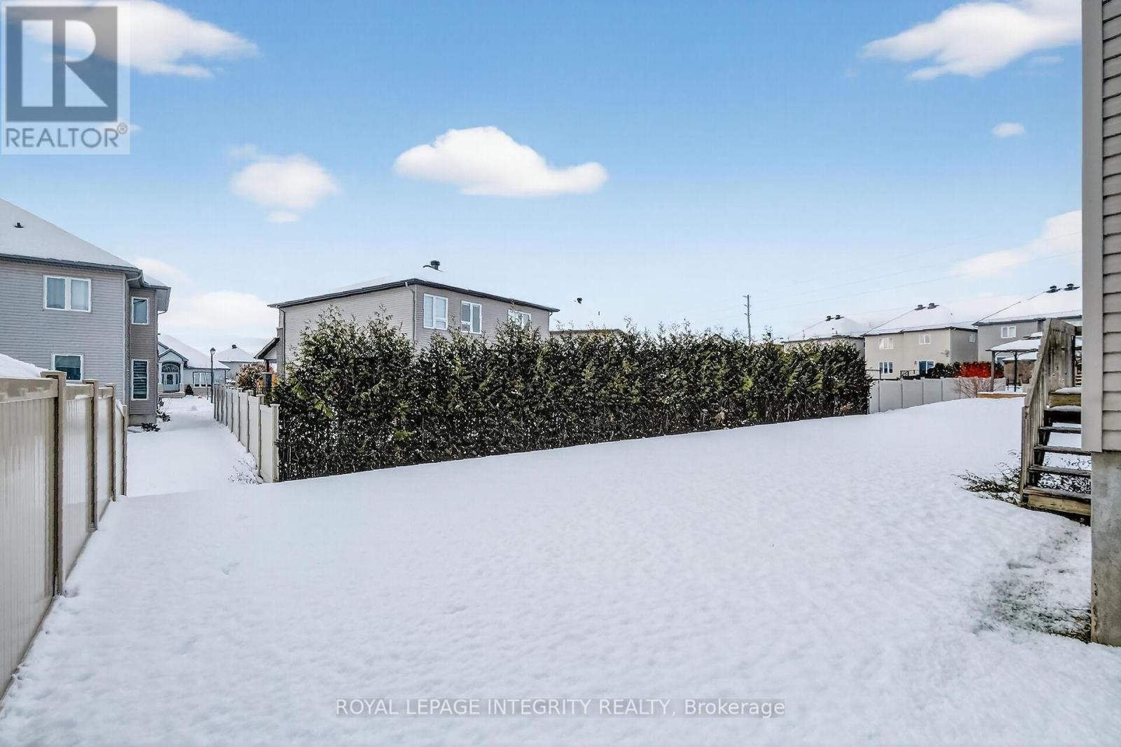 












281 STERLING AVENUE

,
Clarence-Rockland,




Ontario
K4K0H9

