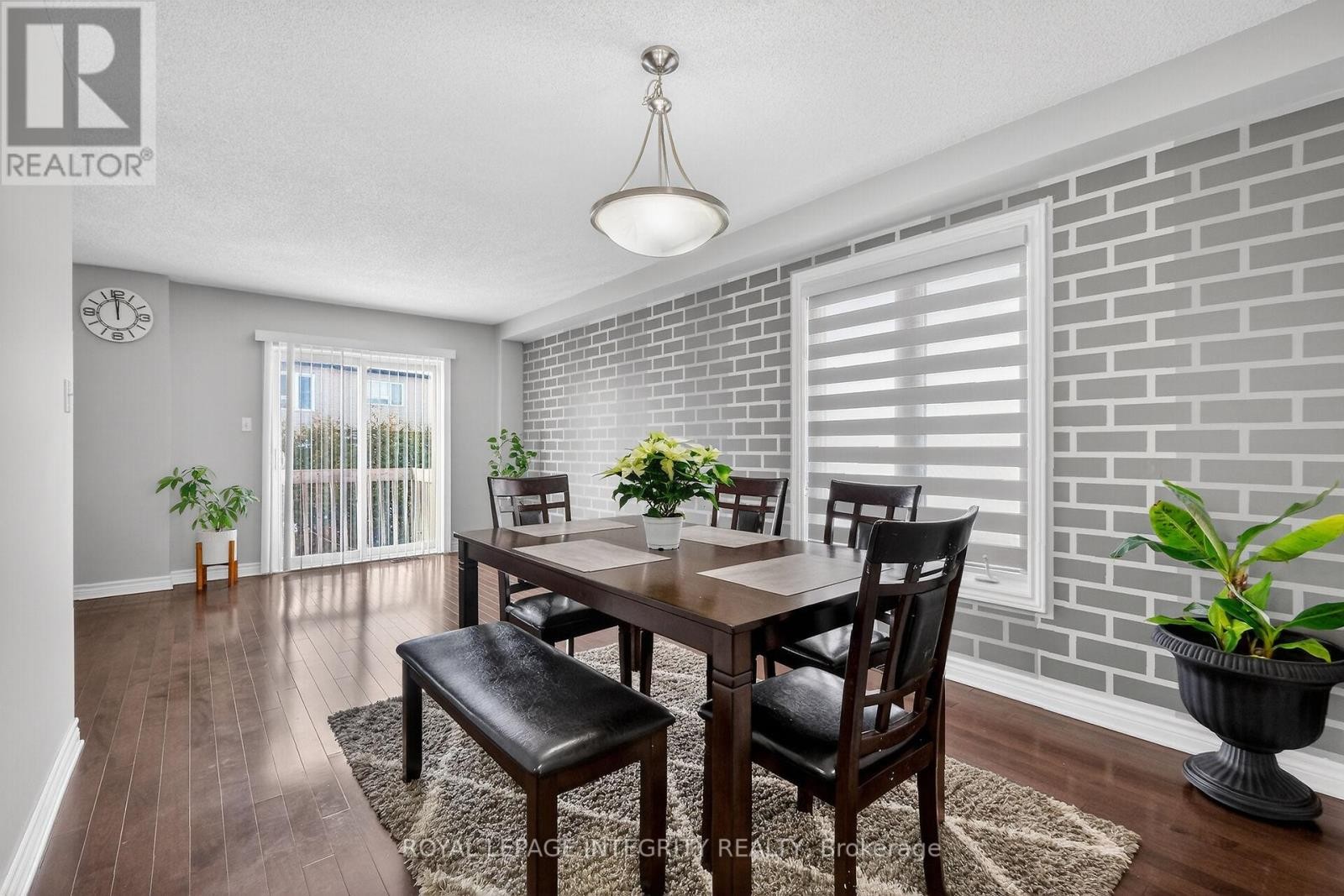 












281 STERLING AVENUE

,
Clarence-Rockland,




Ontario
K4K0H9

