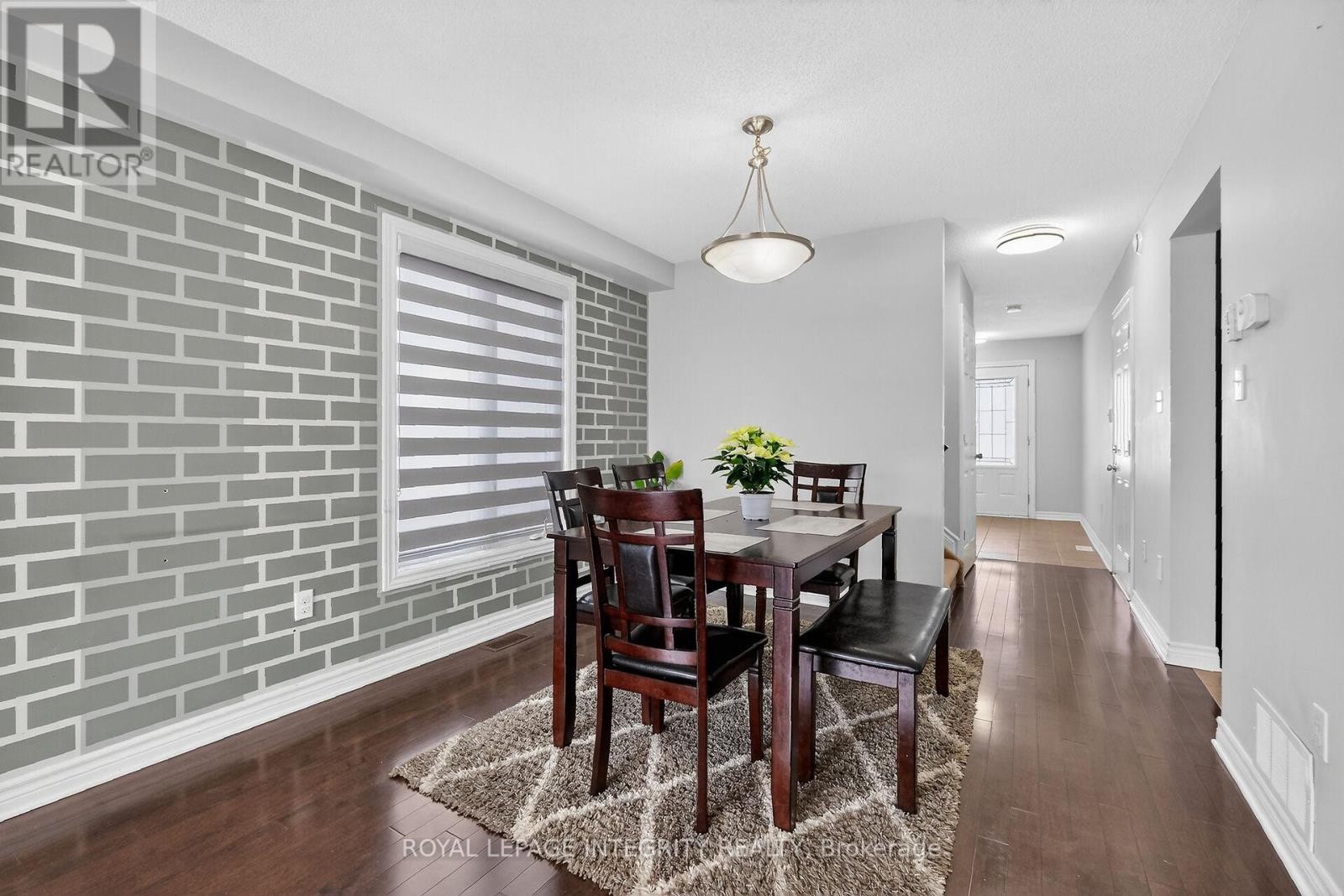 












281 STERLING AVENUE

,
Clarence-Rockland,




Ontario
K4K0H9

