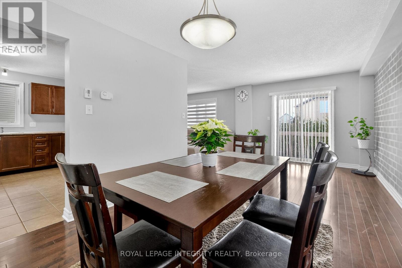 












281 STERLING AVENUE

,
Clarence-Rockland,




Ontario
K4K0H9

