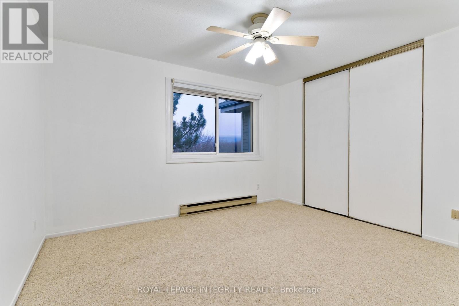 












406 - 270 BRITTANY DRIVE

,
Ottawa,




Ontario
K1K4M3

