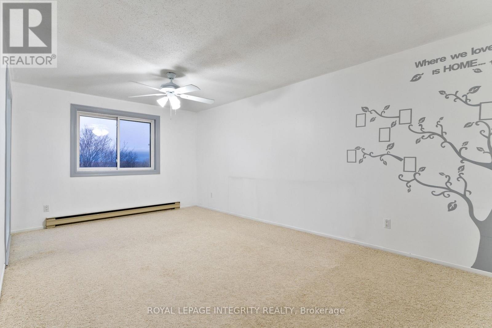 












406 - 270 BRITTANY DRIVE

,
Ottawa,




Ontario
K1K4M3

