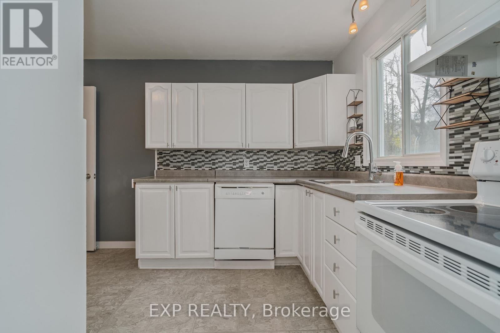 












1364 ST. JEAN STREET

,
Ottawa,




Ontario
K1C2E6

