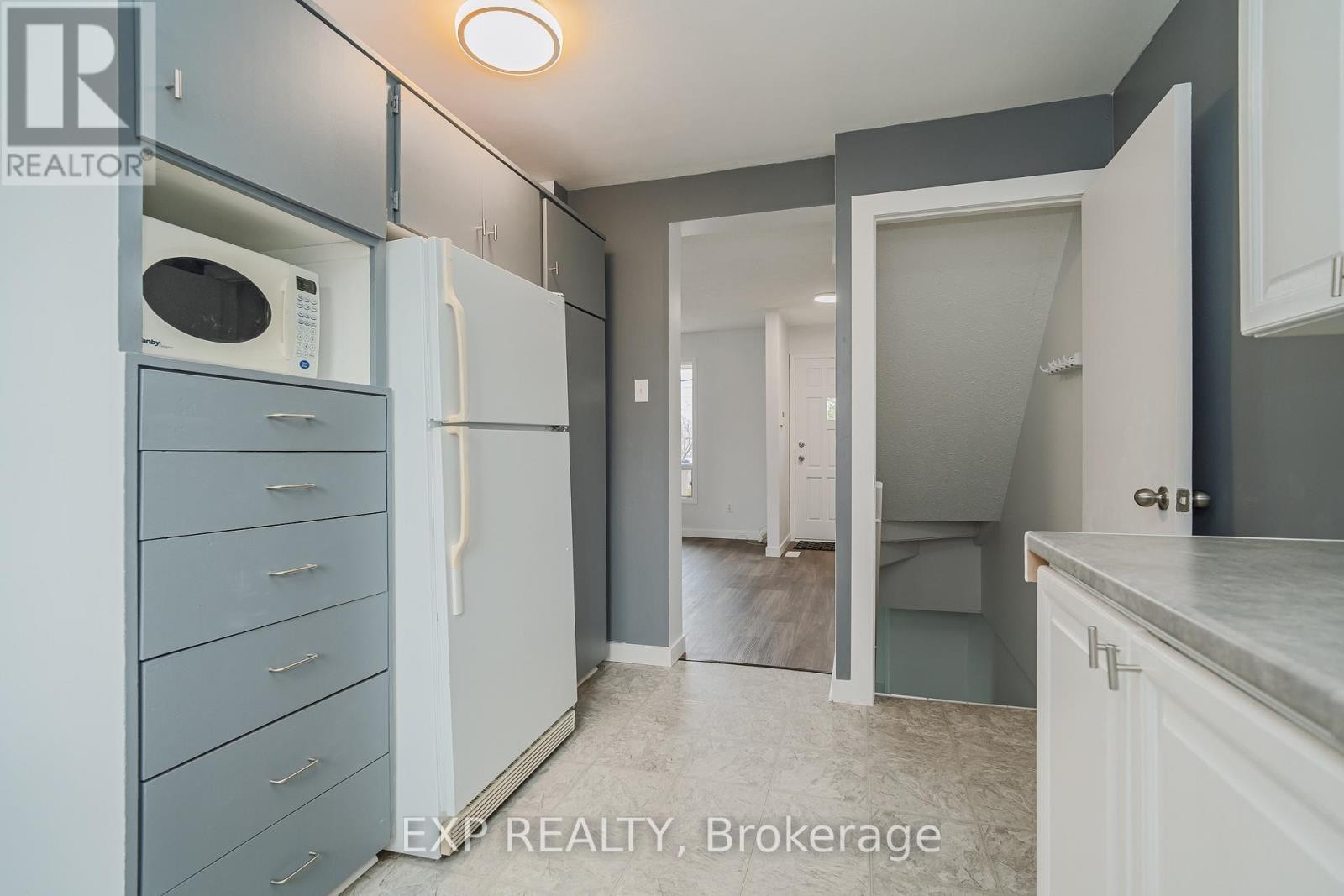 












1364 ST. JEAN STREET

,
Ottawa,




Ontario
K1C2E6

